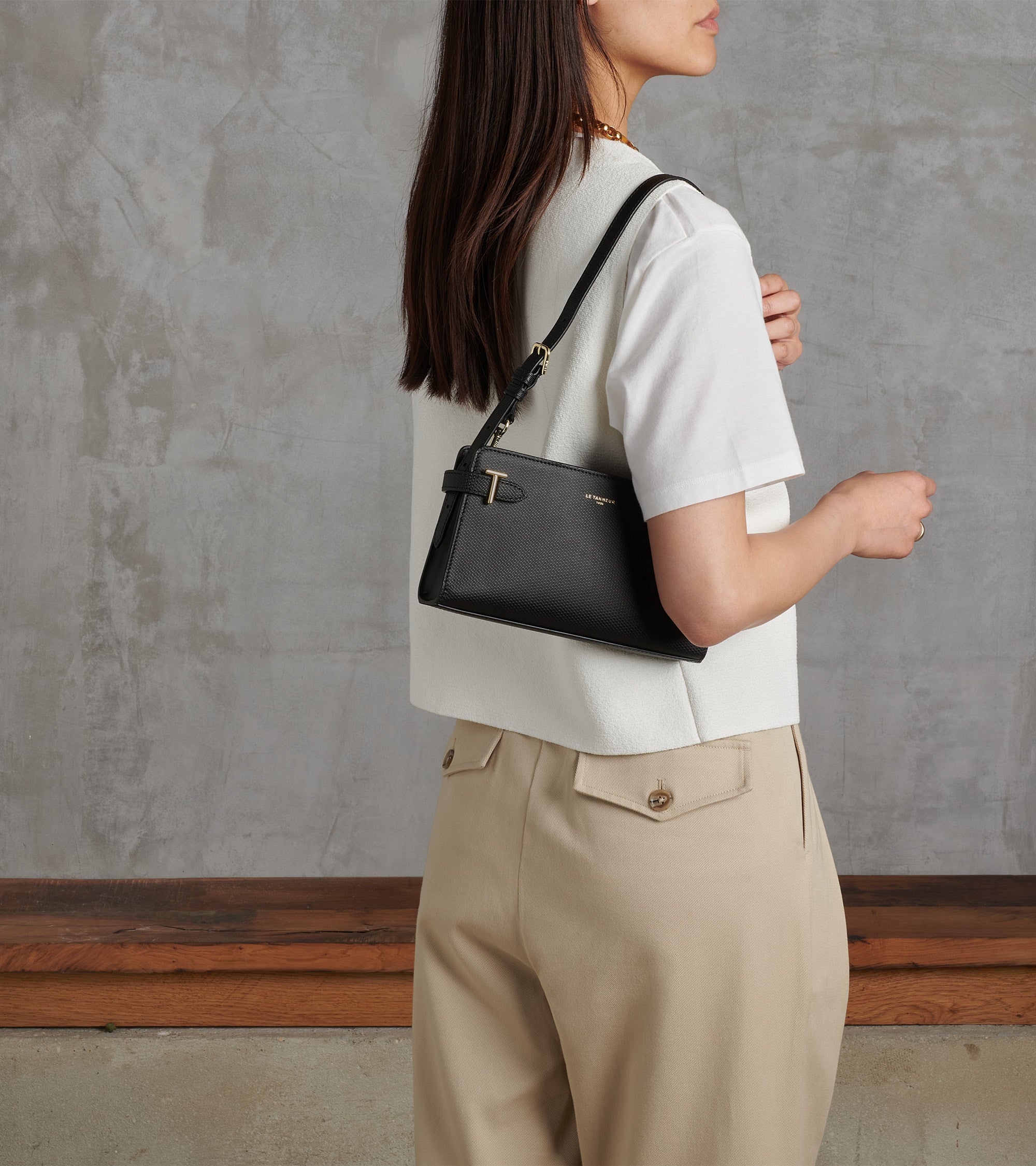 Bolso bandolera Émilie de piel signature T