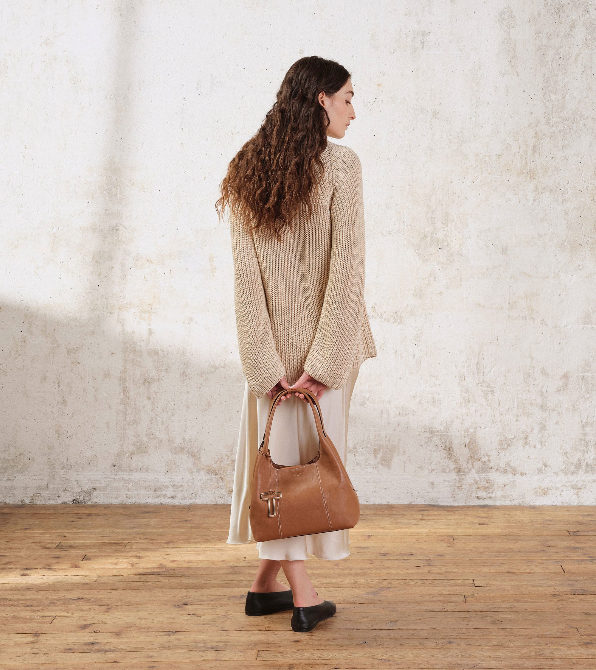 Bolso mediano Juliette de piel texturizada para llevar del hombro