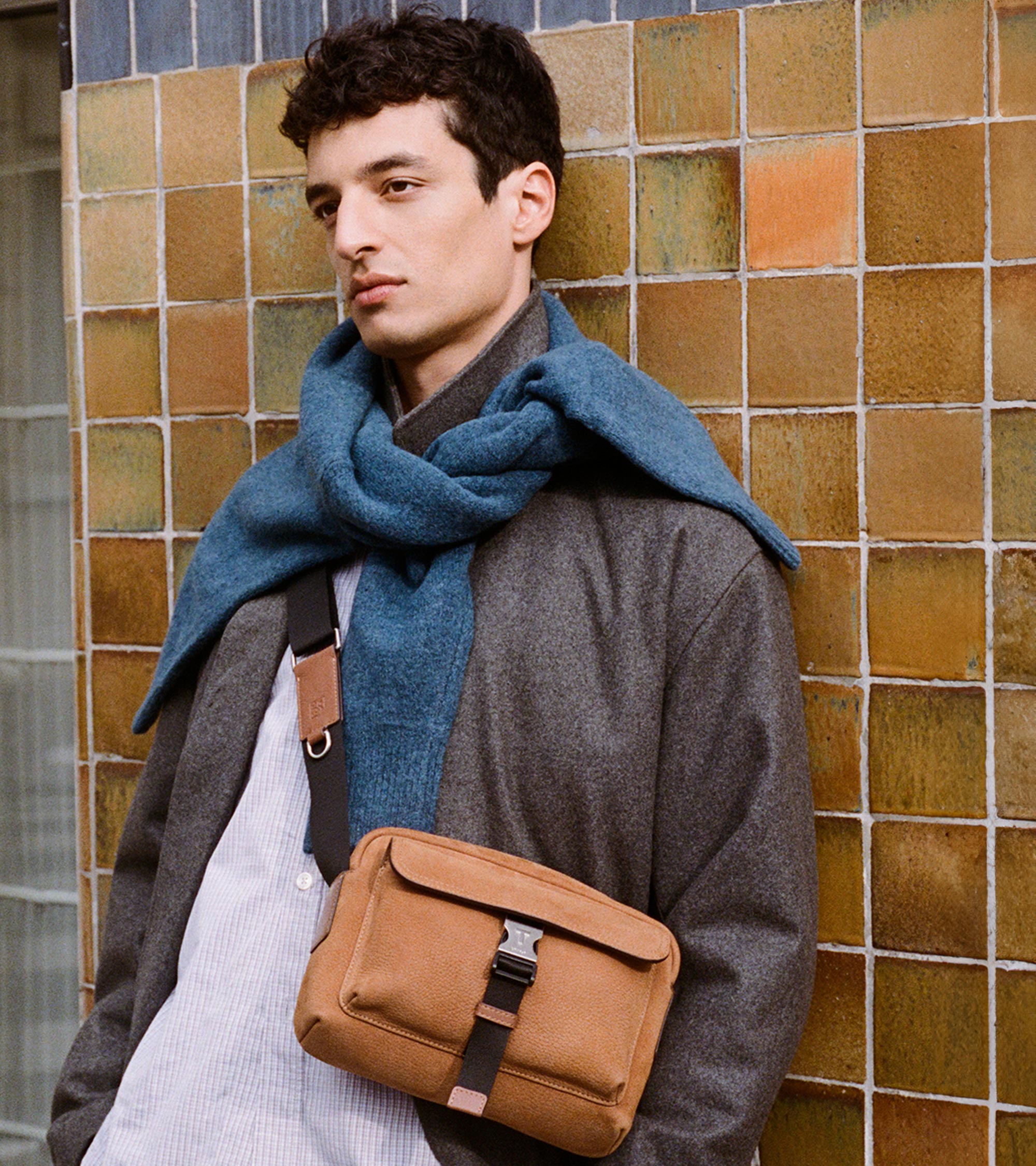 Petit sac bandoulière Maurice en cuir nubuck grainé