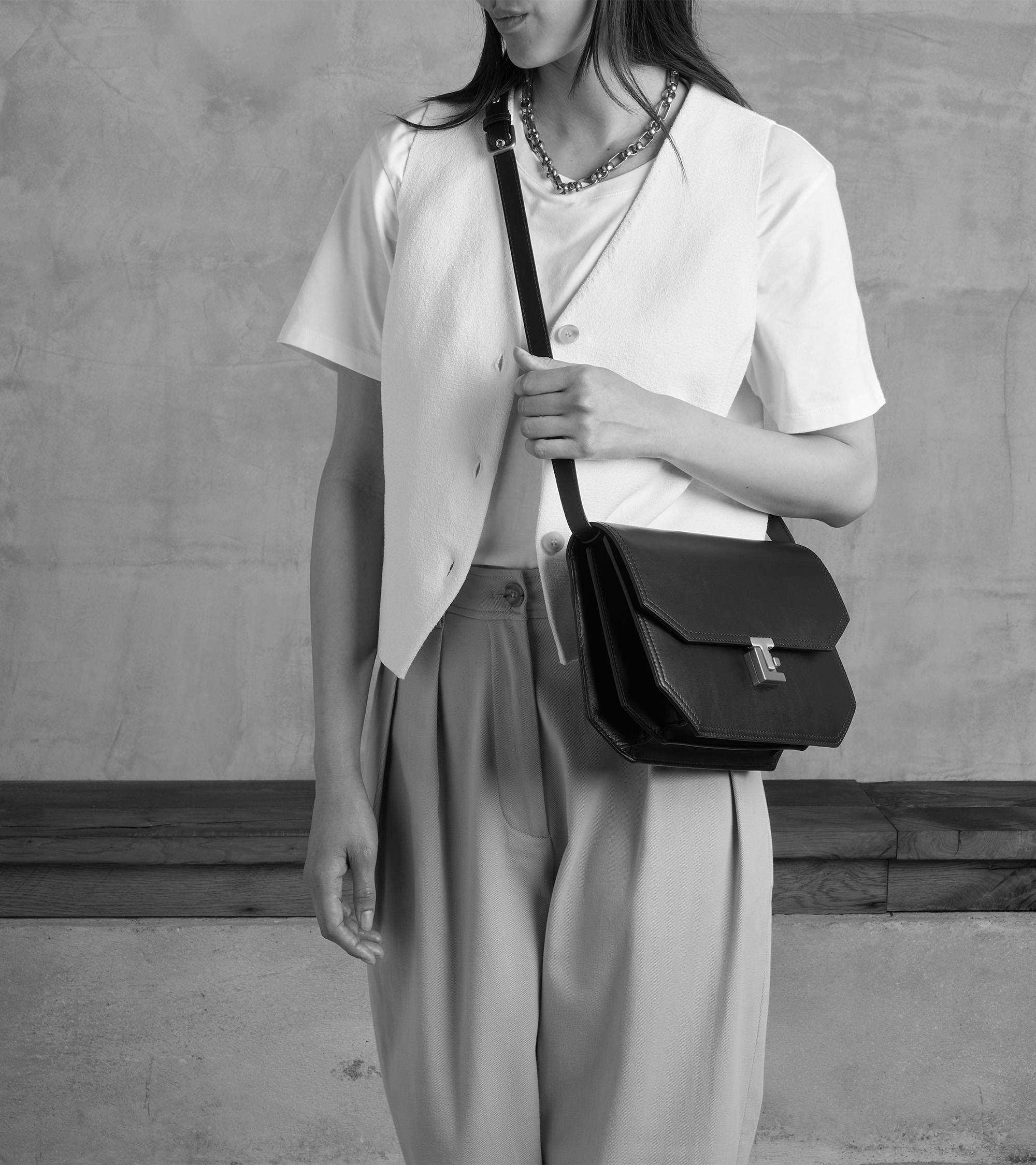 Bolso bandolera mediano Rose de cuero liso